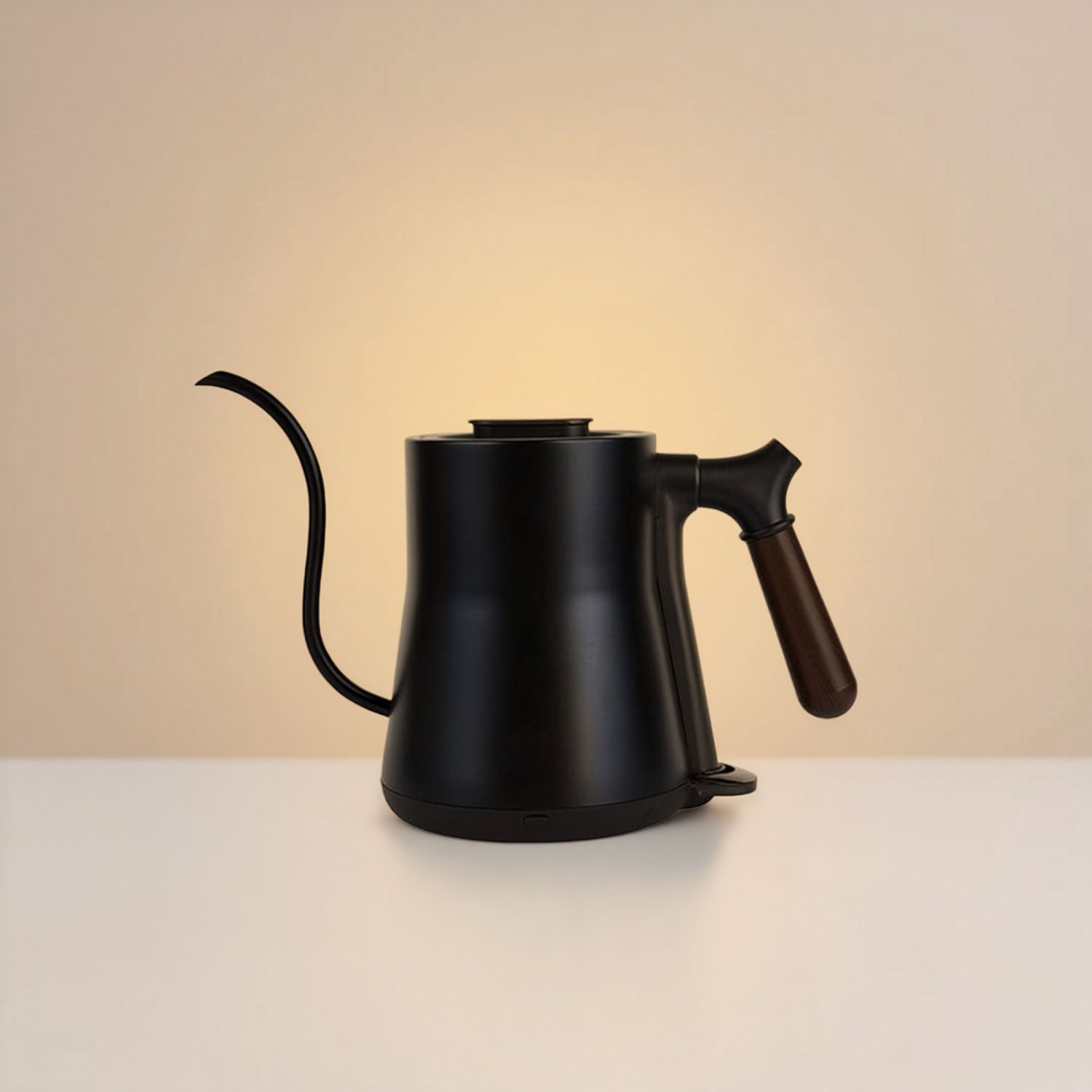 Electric Kettle for Specialty Coffee – Professional Design with Wooden Handle and Precision Pour Spout 